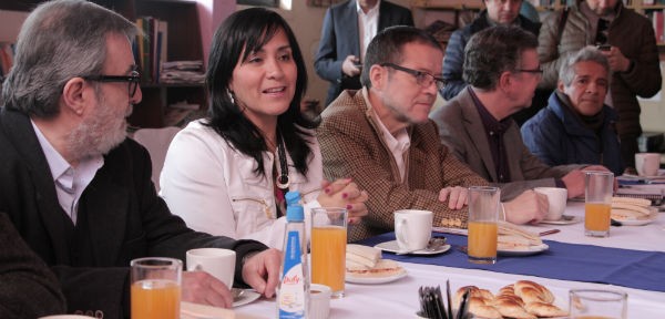 Ministra desayunando junto a alcaldes de las comunas que beneficiadas por trazado de futura Línea 7