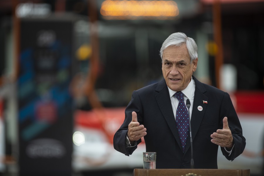 Presidente Piñera en presentación de 100 nuevos buses eléctricos