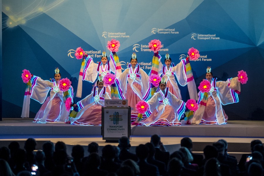Baile tradicional koreano, país anfitrión del evento