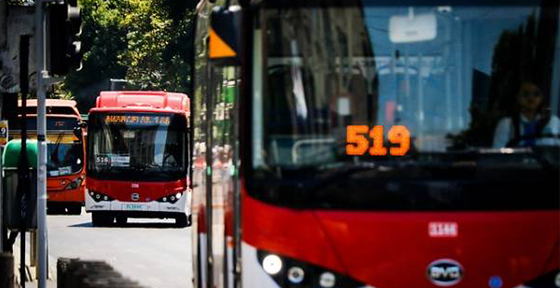 Transporte público de Santiago mejora sus indicadores y caen los tiempos de espera de los usuarios