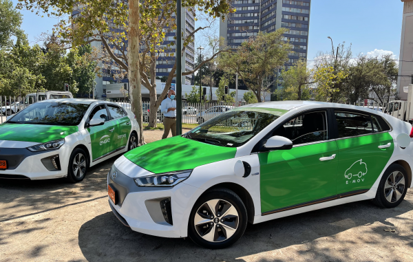 Junto a Energía lanzamos programa para recambio de taxis básicos a eléctricos