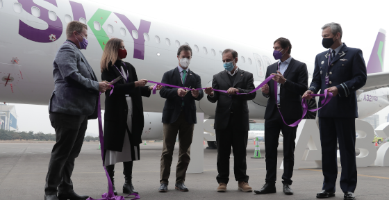 Subsecretario de transportes, junto a ministros de medio ambiente y economía, recibe primer avión A321 NEO de la aerolínea Sky