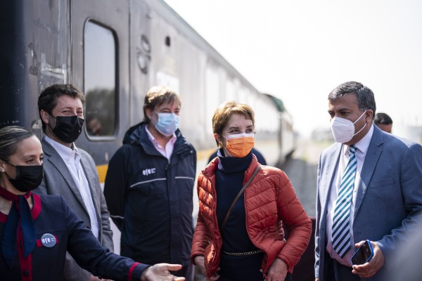 Ministra Hutt en visita a obras del Tren Melipilla
